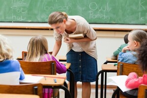 Федоров зазначиа, що понад 600 тисяч дітей в Україні навчаються дистанційно і ще 390 тисяч – за кордоном