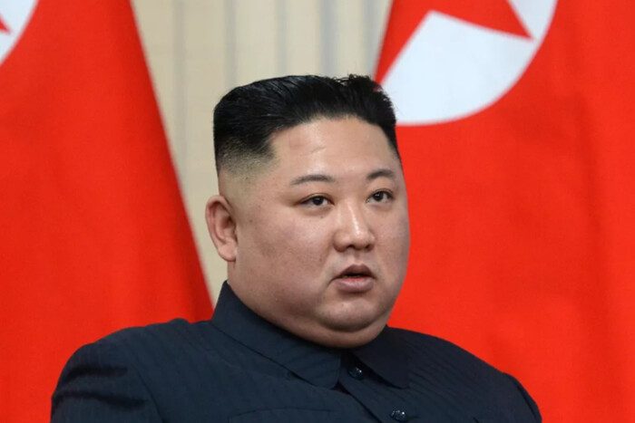 Чиновники КНДР срочно ищут за границей лекарства для Ким Чен Ына