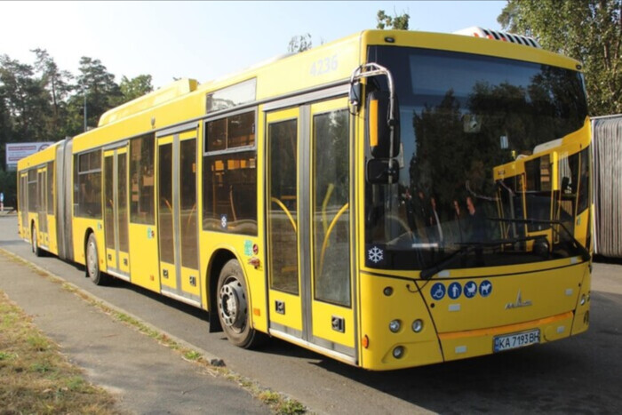 У Києві деякі автобуси змінили маршрут
