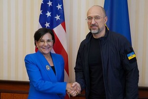 Спецпредставник США з питань економічного відновлення України Пенні Пріцкер під час зустрічі з прем'єр-міністром України Денисом Шмигалем