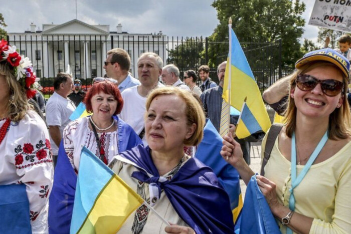 Українці на виборах президента США матимуть вирішальну роль – прогноз Тімоті Снайдера 