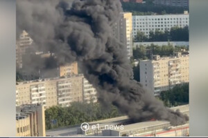 В Єкатеринбурзі палає підприємство, яке виробляє електроніку для ракет (відео)