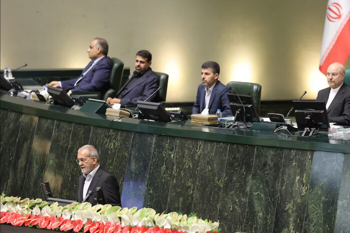 Новий президент Ірану склав присягу під скандування «Смерть Америці та Ізраїлю»