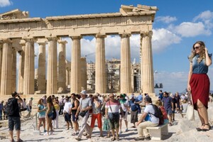Греція щороку приймає рекордну кількість туристів