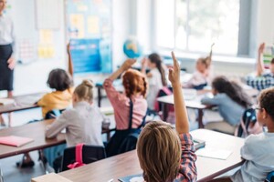 Міністерство освіти і науки України з 1 вересня впроваджує комплексну стратегію «Школа офлайн», щоб повернути 300 тис. учнів до безпечного очного навчання