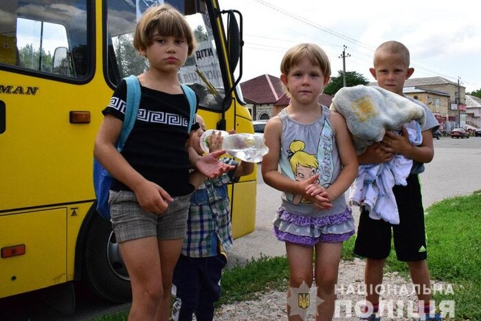 На Донеччині проводиться примусова евакуація дітей 