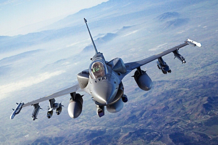 F-16 вже були задіяні у повітряному захисті України – The Telegraph
