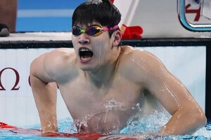 Плавець Пань Чжаньле переміг на дистанції 100 метрів вільним стилем зі світовим рекордом