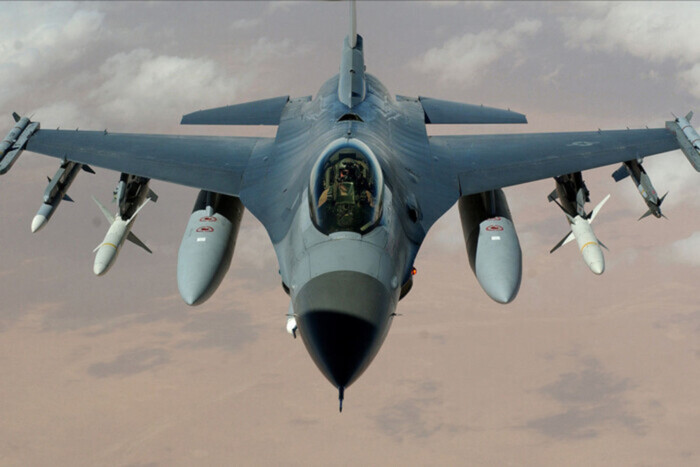 Стало известно, сколько истребителей F-16 прибыло в Украину