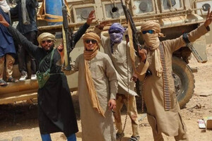 Повстанці заявили, що мають зв'язки з українцями, але так само як і з усіма іншими – французами, американцями та рештою