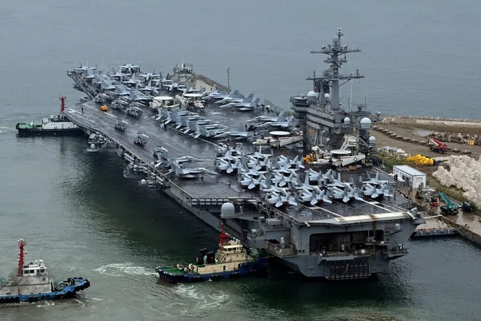 США перекидають свої авіаносці, кораблі та винищувачі на Близький Схід
