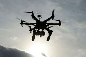 У Білозерці окупанти скинули боєприпас із БпЛА на 12-річного хлопчика, який перебував на вулиці