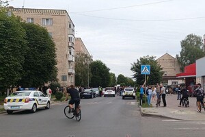 У Ковелі під військкоматом зібралися мітингувальники. ТЦК заявив про причетність російських спецслужб