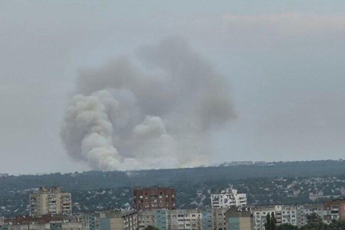 В окупованому Луганську прогриміли вибухи: повідомляється про «прильоти»