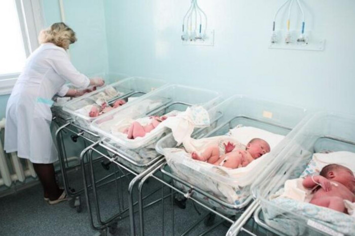 Смертність в Україні утричі перевищує народжуваність у 2024 році