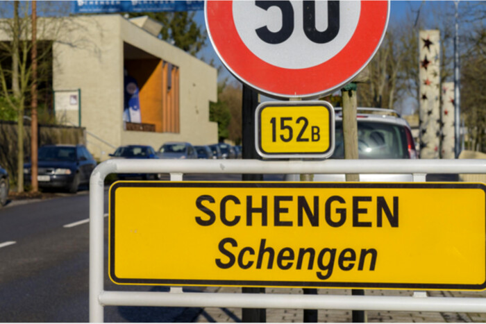 Європарламент збирає підписи, аби призупинити участь Угорщини у Шенгенській зоні – Politico