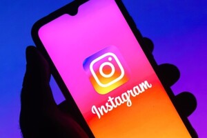 Блокування викликало критику з боку опозиційних партій Туреччини, а головний лідер опозиції Озгюр Озел назвав його глобальною, а також національною нісенітницею.