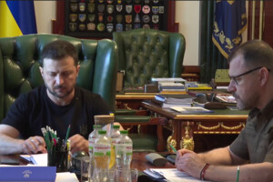 Зеленський скликав нараду щодо створення військових комендатур на Курщині: (відео)