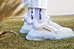 Росіянин втратив нові кросівки, навіть не встигнувши їх поносити