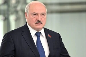 Лукашенко заявив, що перекинув третину армії Білорусі до кордону з Україною