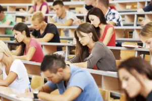 Відомство вважає, що керівники закладів освіти мають змінити графіку оплати так, аби врахувати особливості навчання студентів, які отримають фінансову підтримку від держави