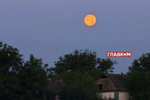 Ніч проти 20 серпня українці спостерігали Осетровий місяць, який цього року був особливим – це був Блакитний Супермісяць