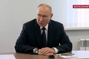 Путін вперше за 16 років приїхав у Беслан та шокував новою заявою