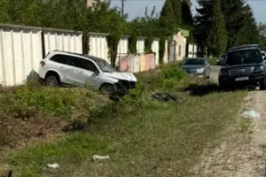 За словами президента клубу «Інгулець», в ДТП він потрапив через те, що не впорався з керуванням