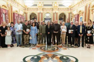 Зеленський нагородив митців, спортсменів, військових та науковців