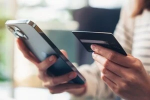 Заможні українці можуть переказувати великі суми без урахування обмежень, ідеться про перерахунок за реквізитами IBAN