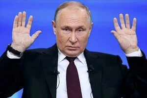 У березні 2023 року Міжнародний кримінальний суд видав ордер на арешт Путіна, звинувативши його у незаконній депортації дітей із України