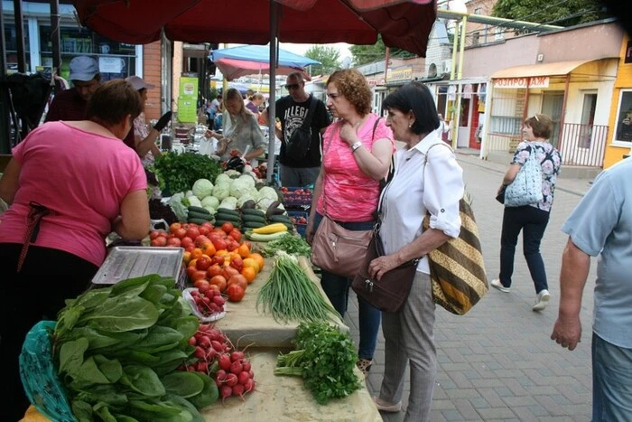 В Україні третій тиждень поспіль дорожчають помідори