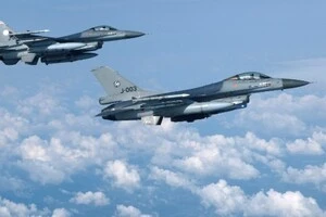 Підготовка українських пілотів на винищувачах F-16: румунські ЗМІ розкрили подробиці