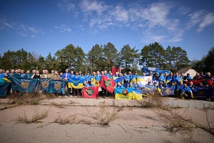 Обмін полоненими: додому повернулися троє українських спортсменів