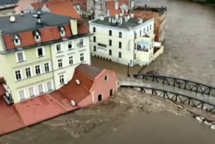 Кількість загиблих від повеней в Європі зросла до 16 людей 