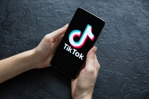 TikTok заблокував десятки пропагандистських акаунтів росіян