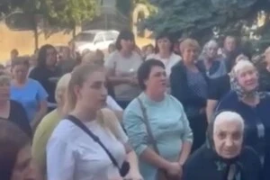  На Закарпатті жінки відбили в ТЦК мобілізованих священників