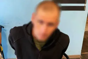 Один із суперників наніс іншому удар у шию побутовим ножем і втік, залишивши знаряддя злочину на місці