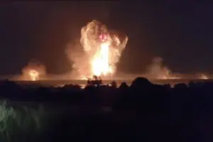 Уночі 18 вересня у місті Торопець Тверської області дрони уразили склади з боєприпасами