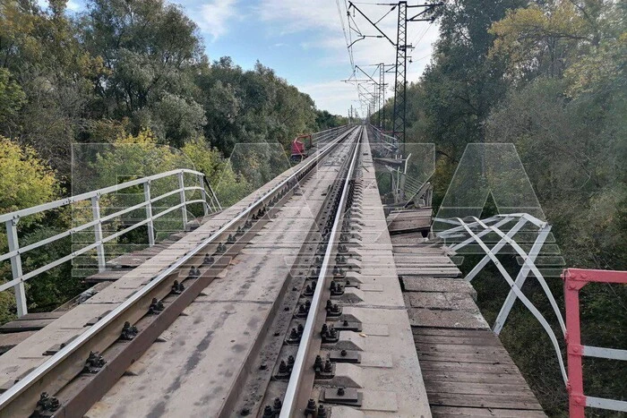 На залізничному мосту в Самарській області стався вибух