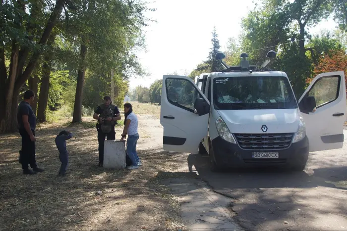 Як волонтери і поліція рятують дітей з лінії фронту (фото)