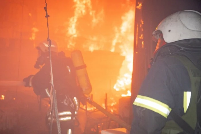 Окупанти атакували Одесу «Шахедами»: рятувальники повідомили подробиці