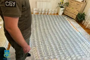 Правоохоронці провели майже пів сотні обшуків у фігуранток провадження та працівників медзакладів Рівного