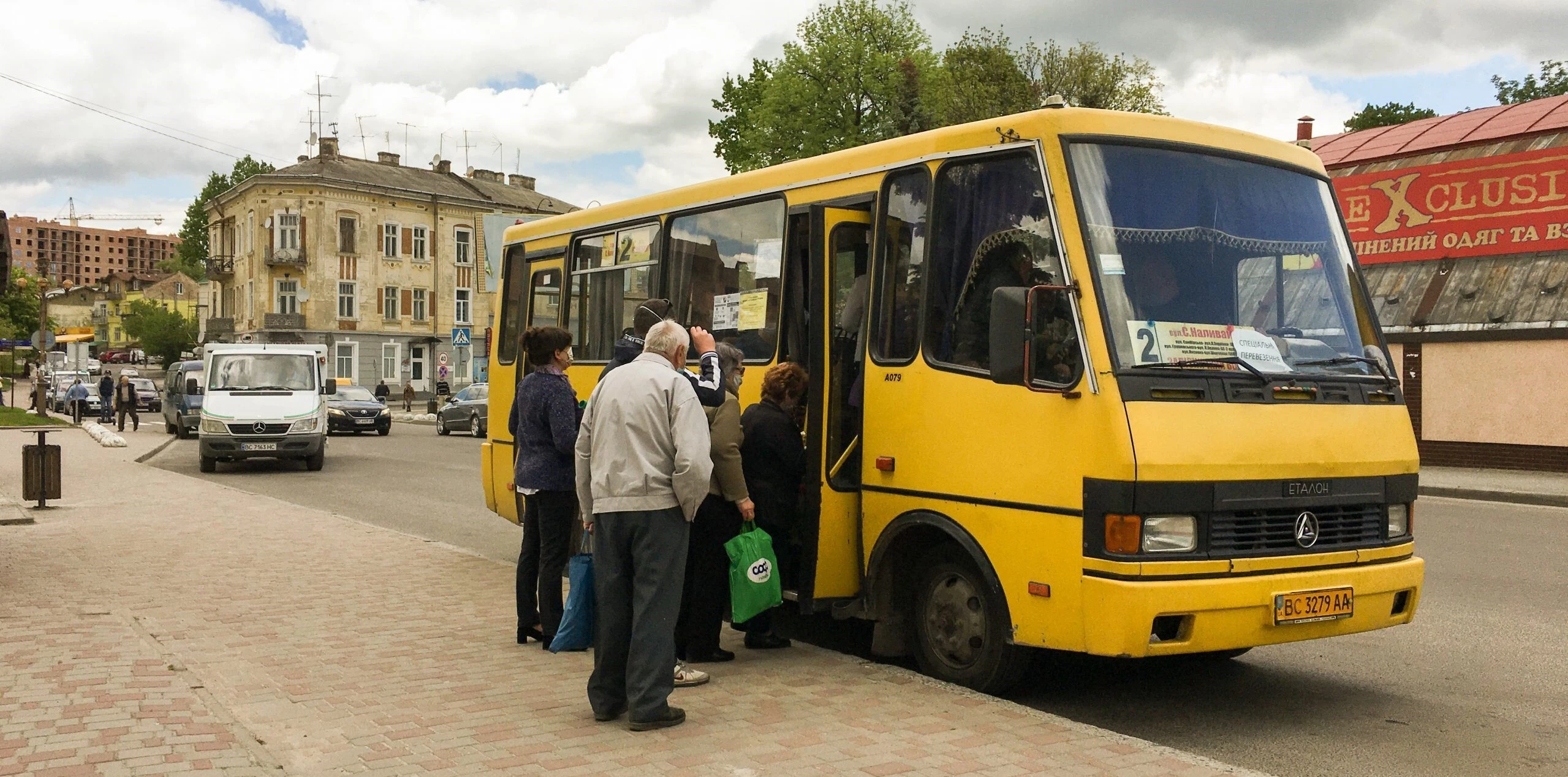 Загарбники на окупованих територіях змінюють тарифи на проїзд в громадському транспорті