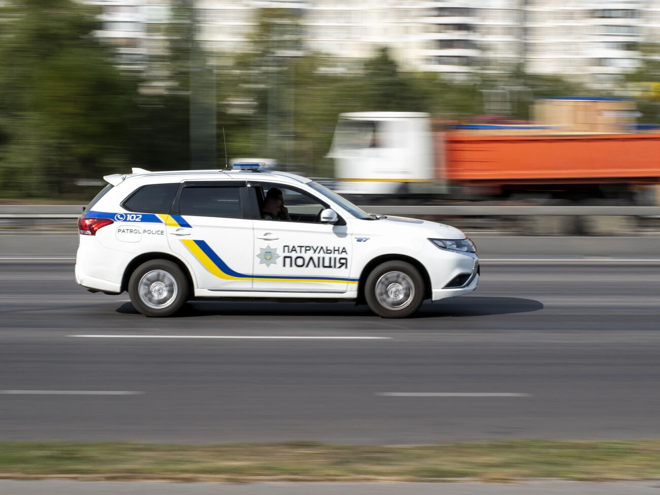 У Рівному підліток на викраденому автомобілі втікав від поліції