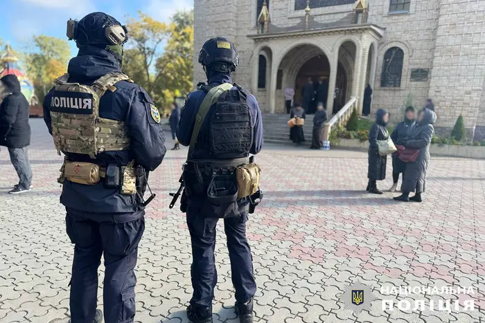 Бійка у Свято-Михайлівському соборі в Черкасах: як відреагувала поліція (фото)