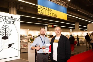 Автори книги «Майстерня брехні» – Віктор Березенко та Дмитро Царенко