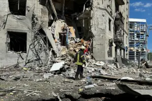 Російські війська 2 липня скинули дві авіабомби на промзони в Немишлянському та Індустріальному районах Харкова