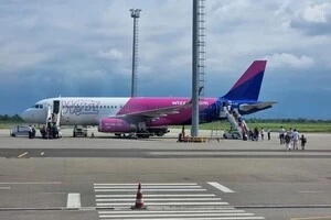 У Грузії блискавка двічі влучила у літак Wizz Air