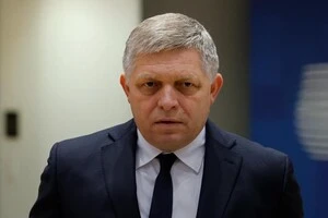 Фіцо заявив, що з радістю приїхав би в Москву на парад 9 травня